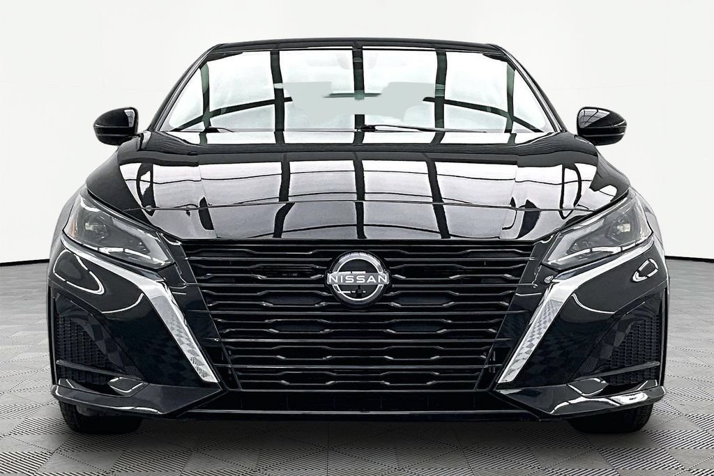 Used 2023 Nissan Altima 2.5 SV FWD image 3
