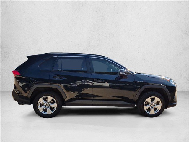 Used 2021 Toyota RAV4 XLE w/ Convenience Package AWD/4WD image 4