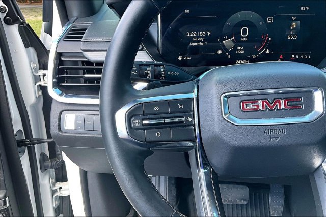 Used 2025 GMC Acadia Elevation w/ LPO, Floor Liner Package FWD image 16