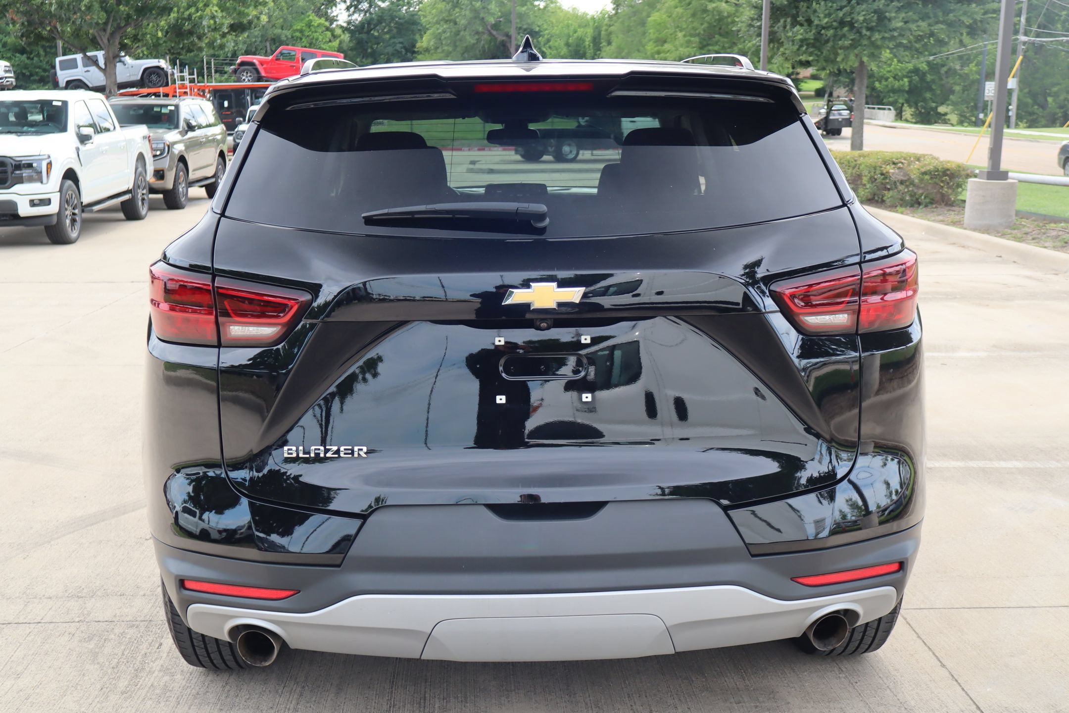 Used 2024 Chevrolet Blazer LT w/ Convenience Package FWD image 4