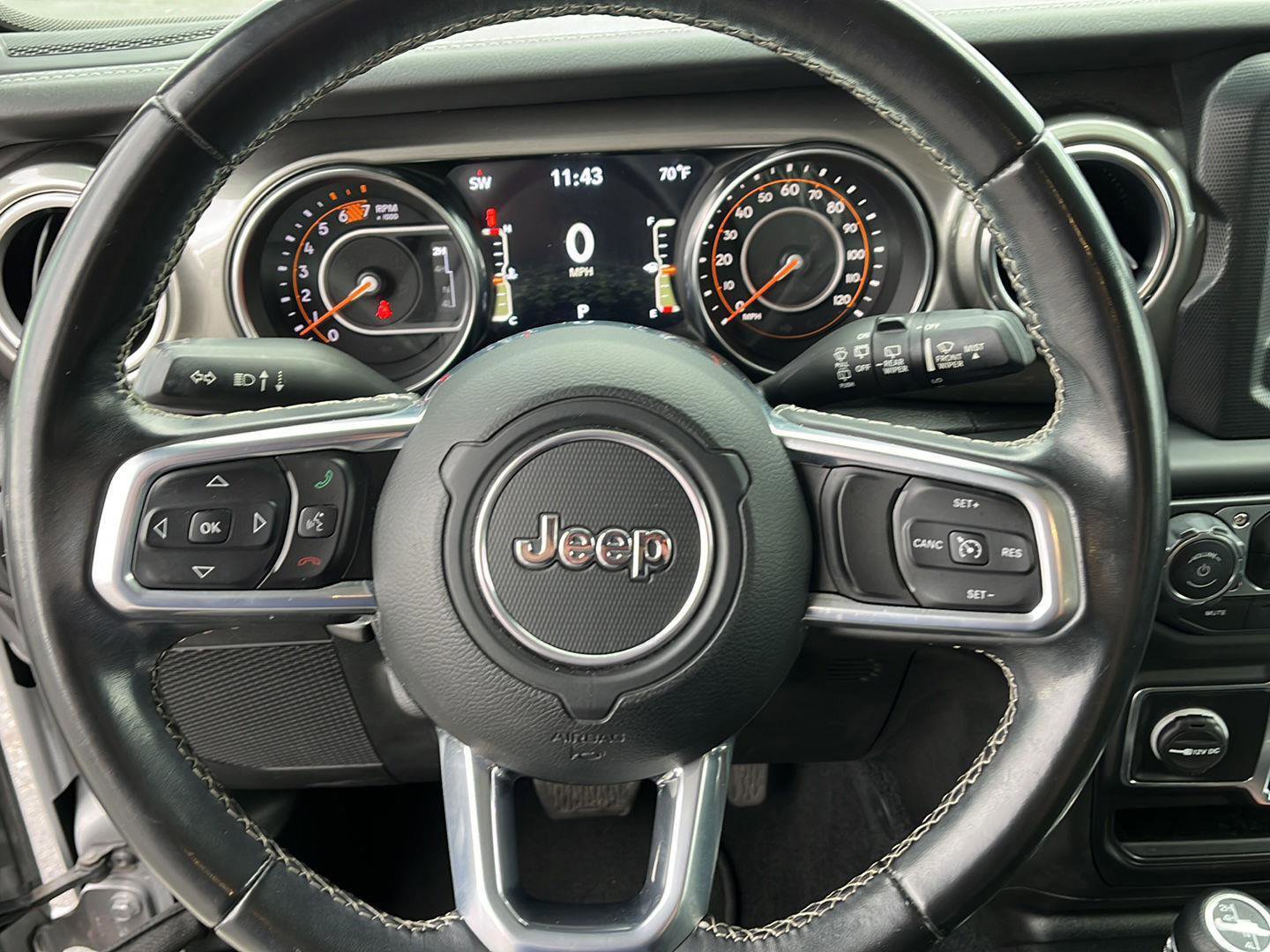 Used 2019 Jeep Wrangler Unlimited Sahara image 24