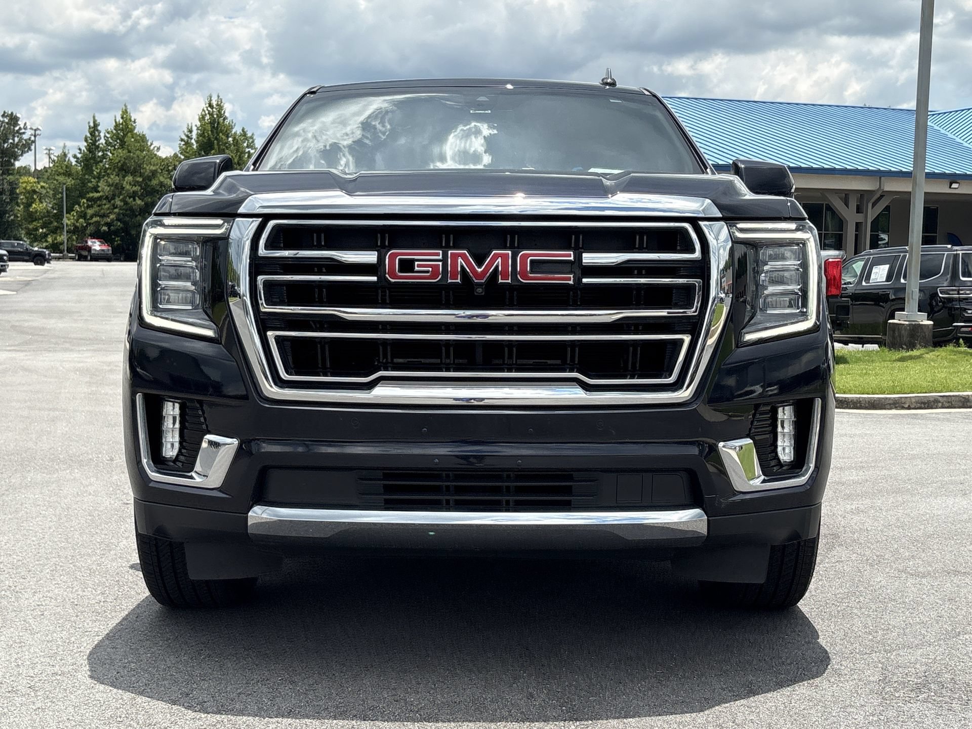 Used 2021 GMC Yukon SLT w/ SLT Luxury Package AWD/4WD image 31