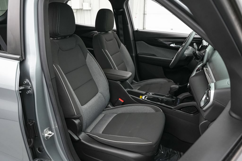 Used 2024 Chevrolet TrailBlazer LT w/ Driver Confidence Package FWD image 20