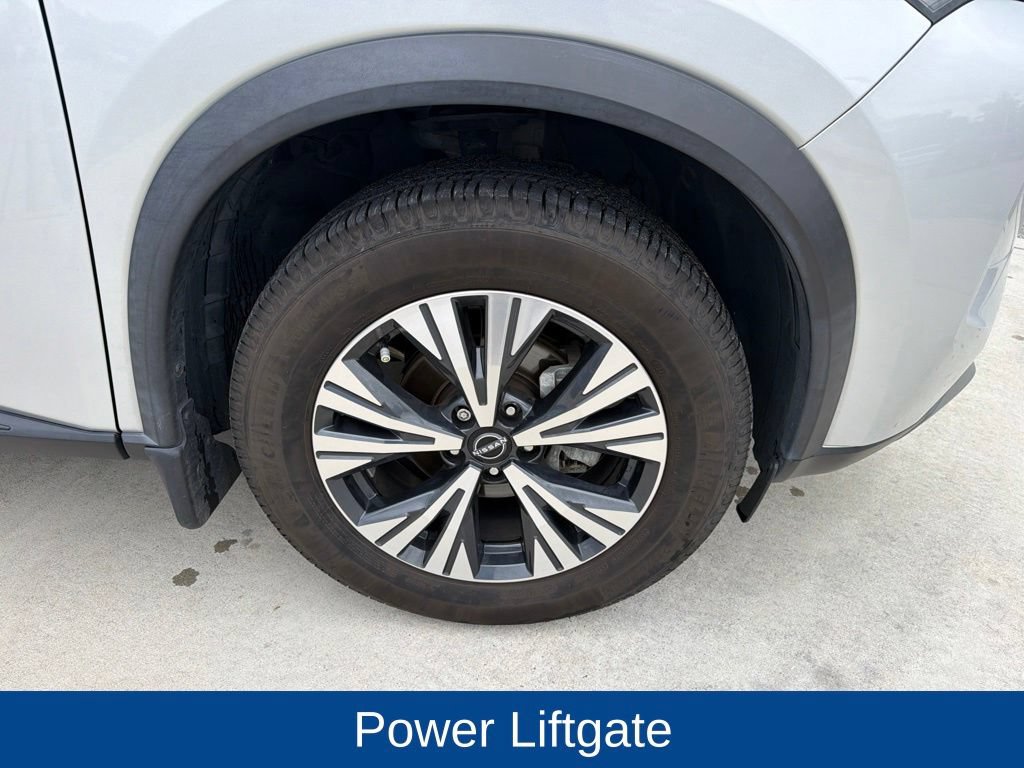 Used 2022 Nissan Rogue SV w/ SV Premium Package FWD image 13