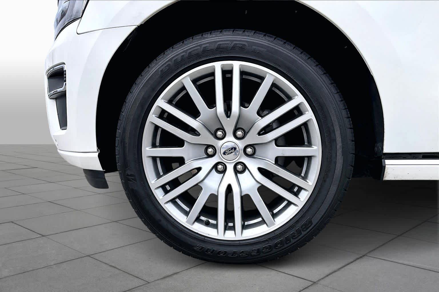 Certified 2023 Ford Expedition Max Platinum RWD image 22
