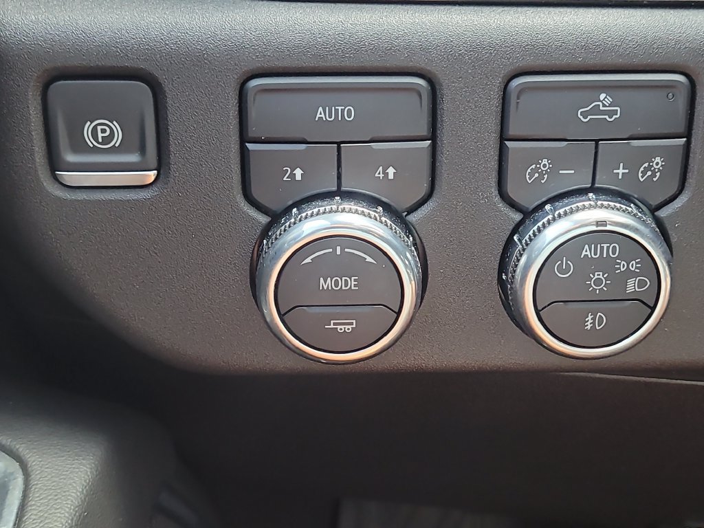 Used 2025 GMC Sierra 1500 Elevation w/ LPO, Elevation Black Package AWD/4WD image 25