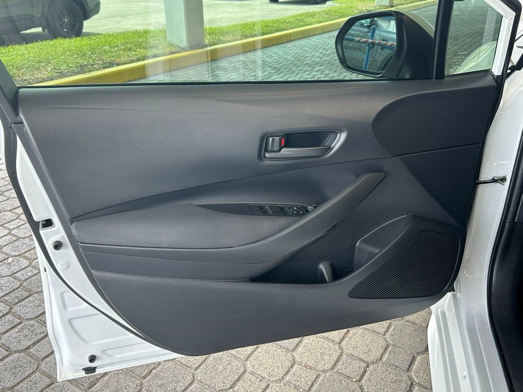 Used 2022 Toyota Corolla LE FWD image 32