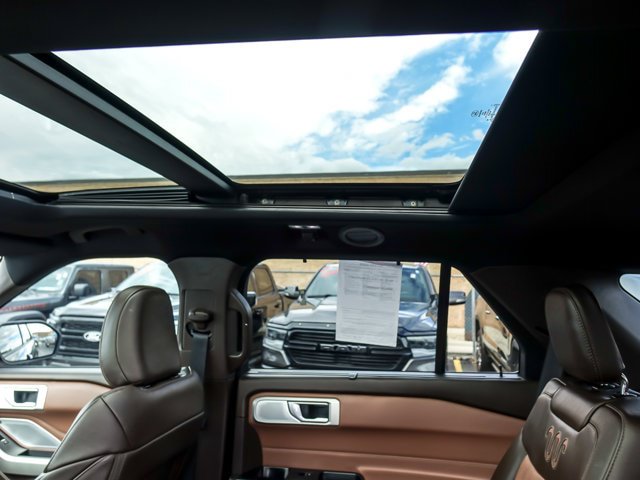 Certified 2021 Ford Explorer King Ranch w/ Premium Technology Package AWD/4WD image 13