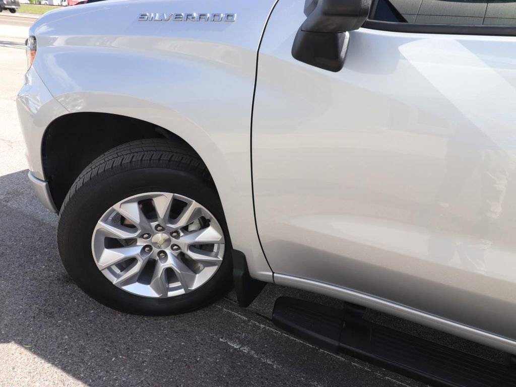 Used 2022 Chevrolet Silverado 1500 Custom image 9