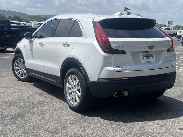 Used 2023 Cadillac XT4 Luxury w/ Cold Weather Package FWD image 6