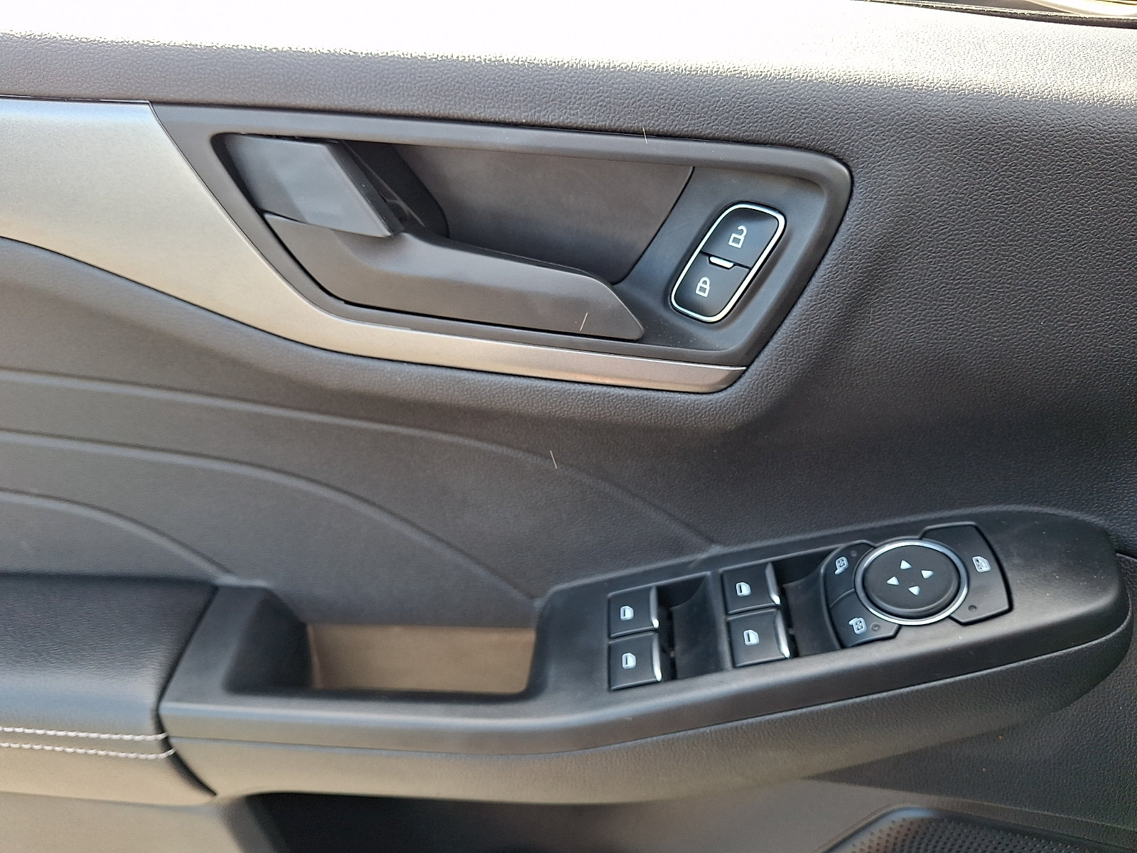 Certified 2023 Ford Escape Active AWD/4WD image 13