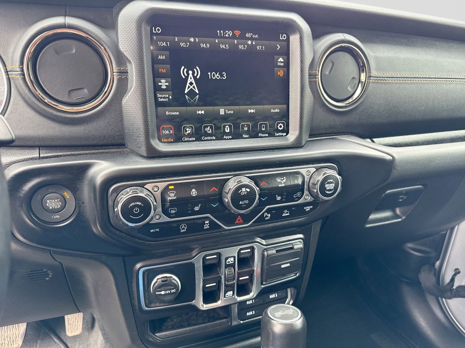 Used 2022 Jeep Wrangler Unlimited Sahara AWD/4WD image 29