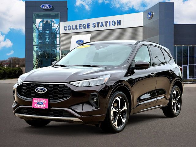 Certified 2023 Ford Escape ST-Line Select w/ Tech Pack #2 AWD/4WD image 2