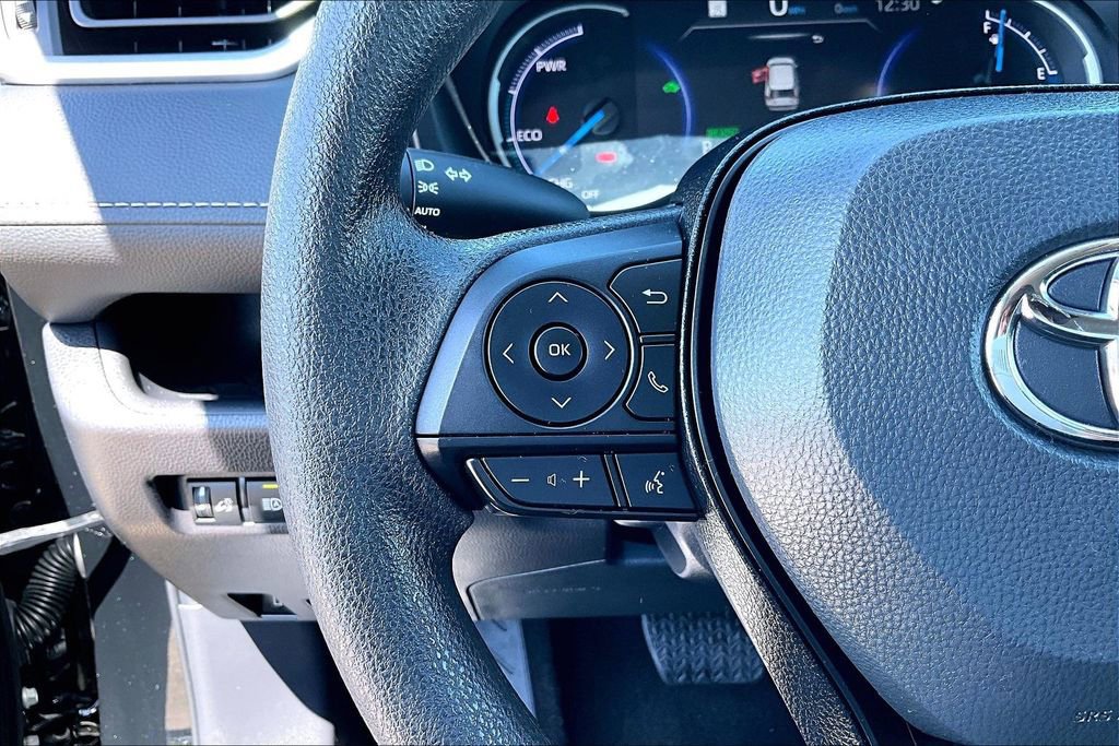 Used 2025 Toyota RAV4 XLE AWD/4WD image 18