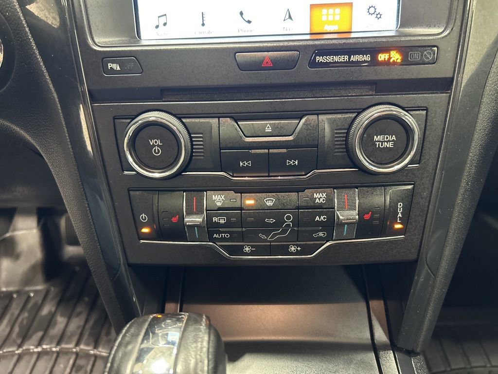 Certified 2018 Ford Explorer XLT w/ Equipment Group 202A image 19