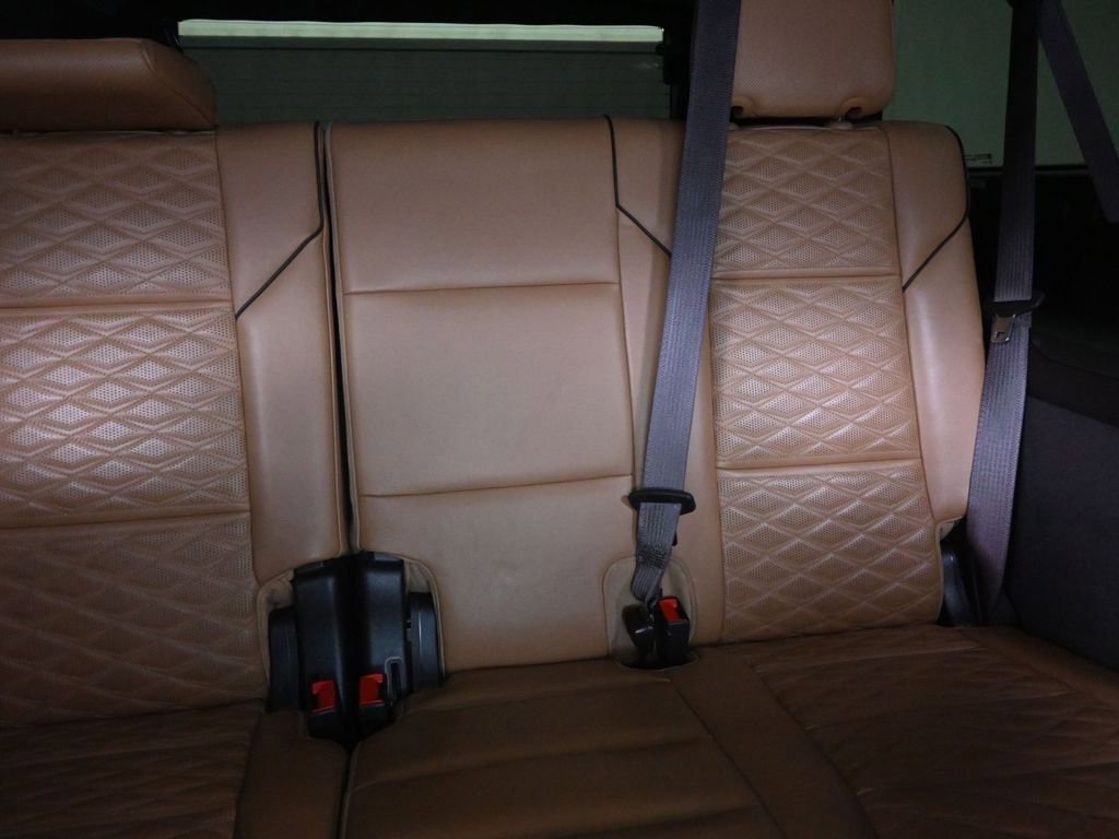 Used 2023 Cadillac Escalade ESV Premium Luxury image 20