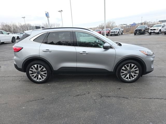 Certified 2022 Ford Escape Titanium AWD/4WD image 5
