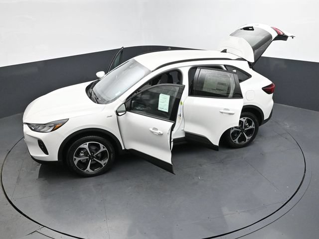Certified 2025 Ford Escape ST-Line Select AWD/4WD image 48