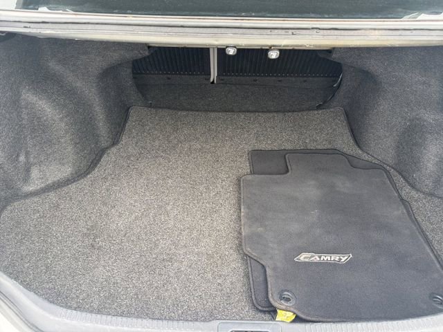 Used 2017 Toyota Camry SE image 25
