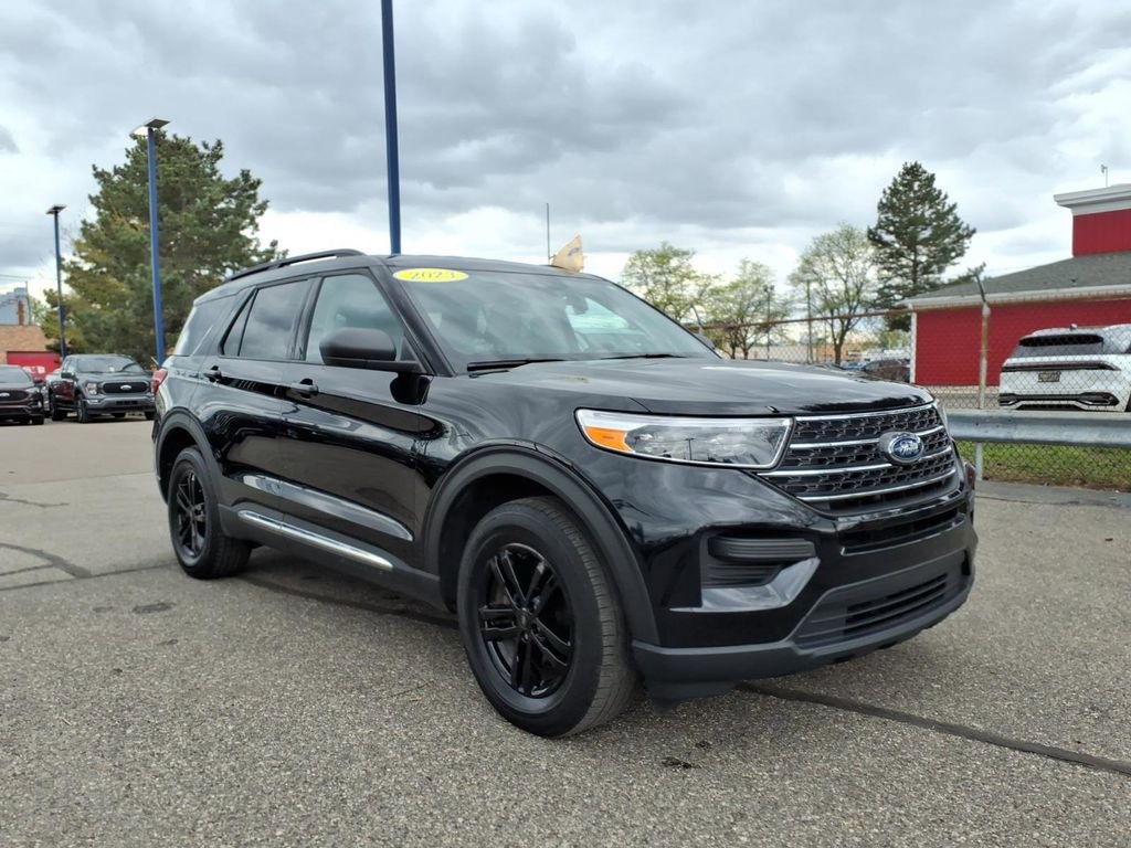 Certified 2023 Ford Explorer XLT AWD/4WD image 3