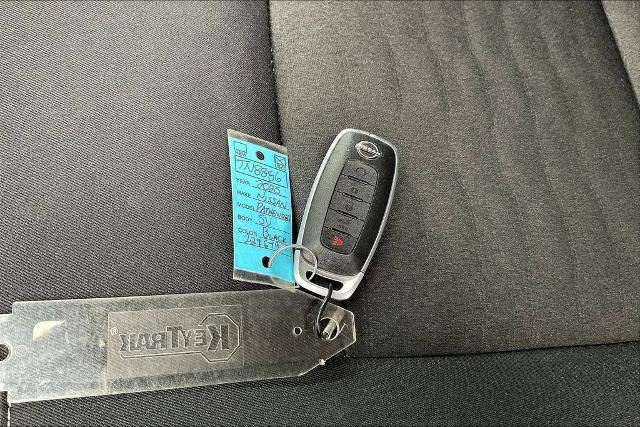 Used 2025 Nissan Pathfinder SV FWD image 35