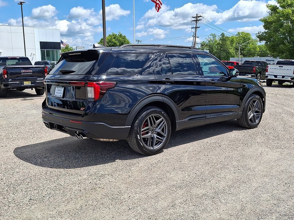 Certified 2025 Ford Explorer ST w/ Sun And Sound Package AWD/4WD image 9