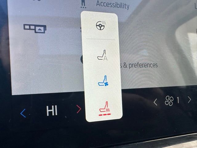 Certified 2025 Ford Expedition Platinum image 23