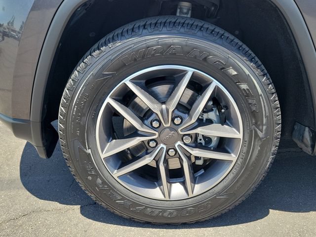 Used 2019 Jeep Grand Cherokee Limited AWD/4WD image 27