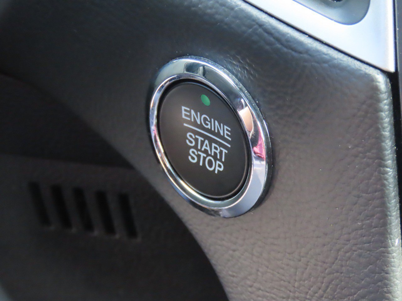 Certified 2023 Ford Edge ST-Line AWD/4WD image 28