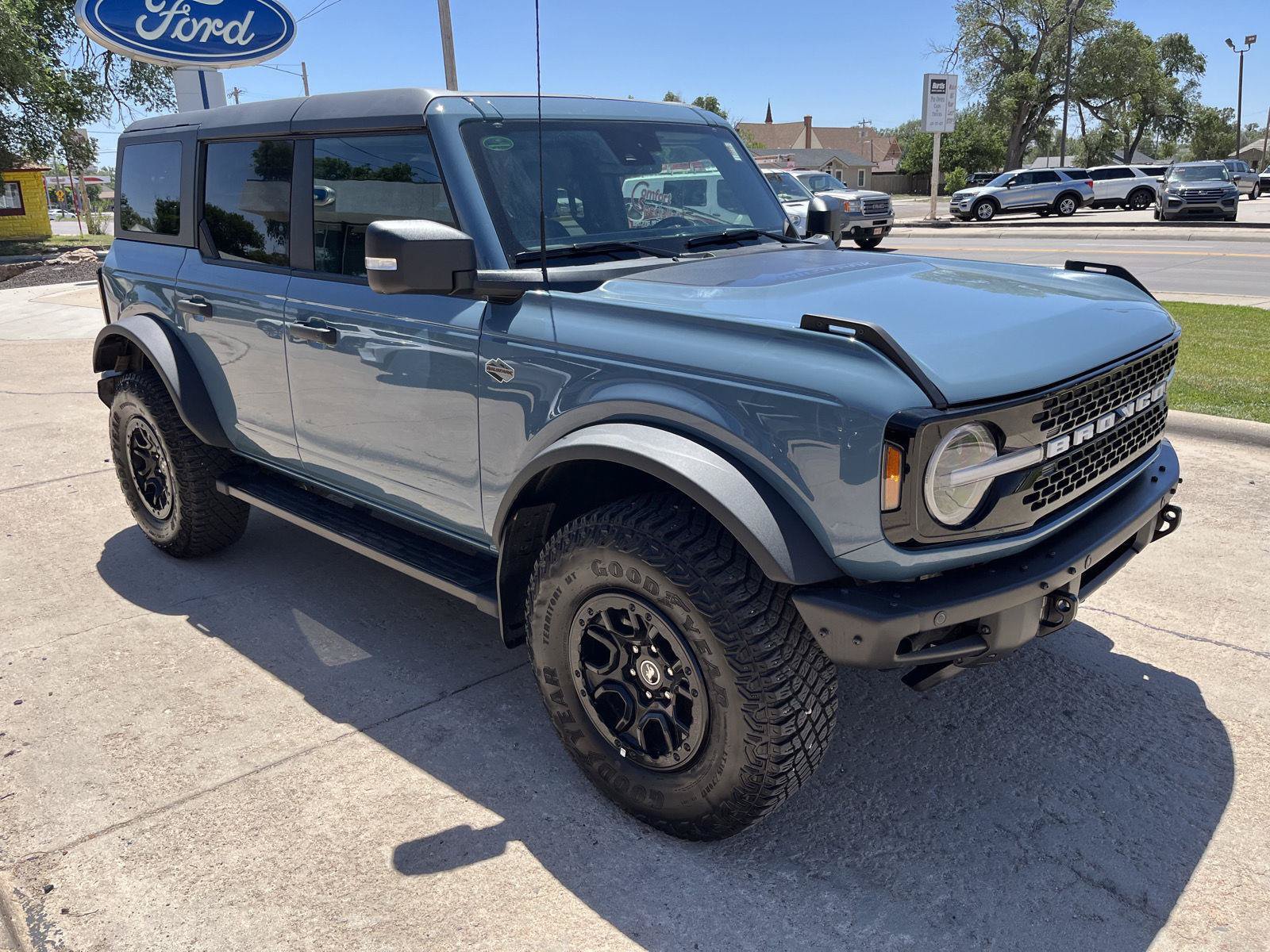Certified 2022 Ford Bronco Wildtrak AWD/4WD image 3