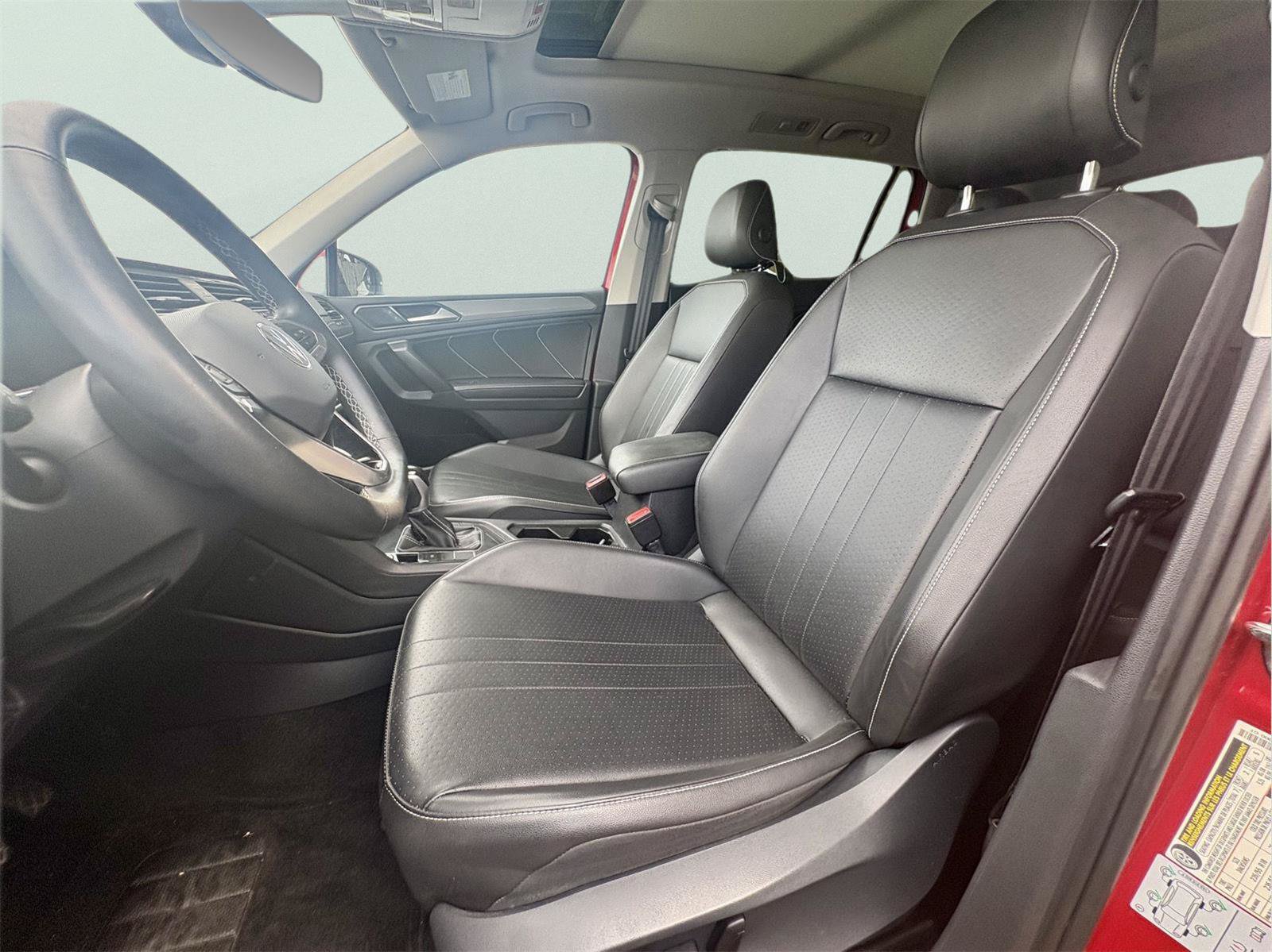 Used 2022 Volkswagen Tiguan SE FWD image 14