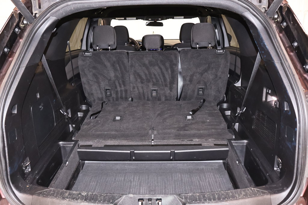 Certified 2020 Ford Explorer XLT w/ Class III Trailer Tow Package AWD/4WD image 38