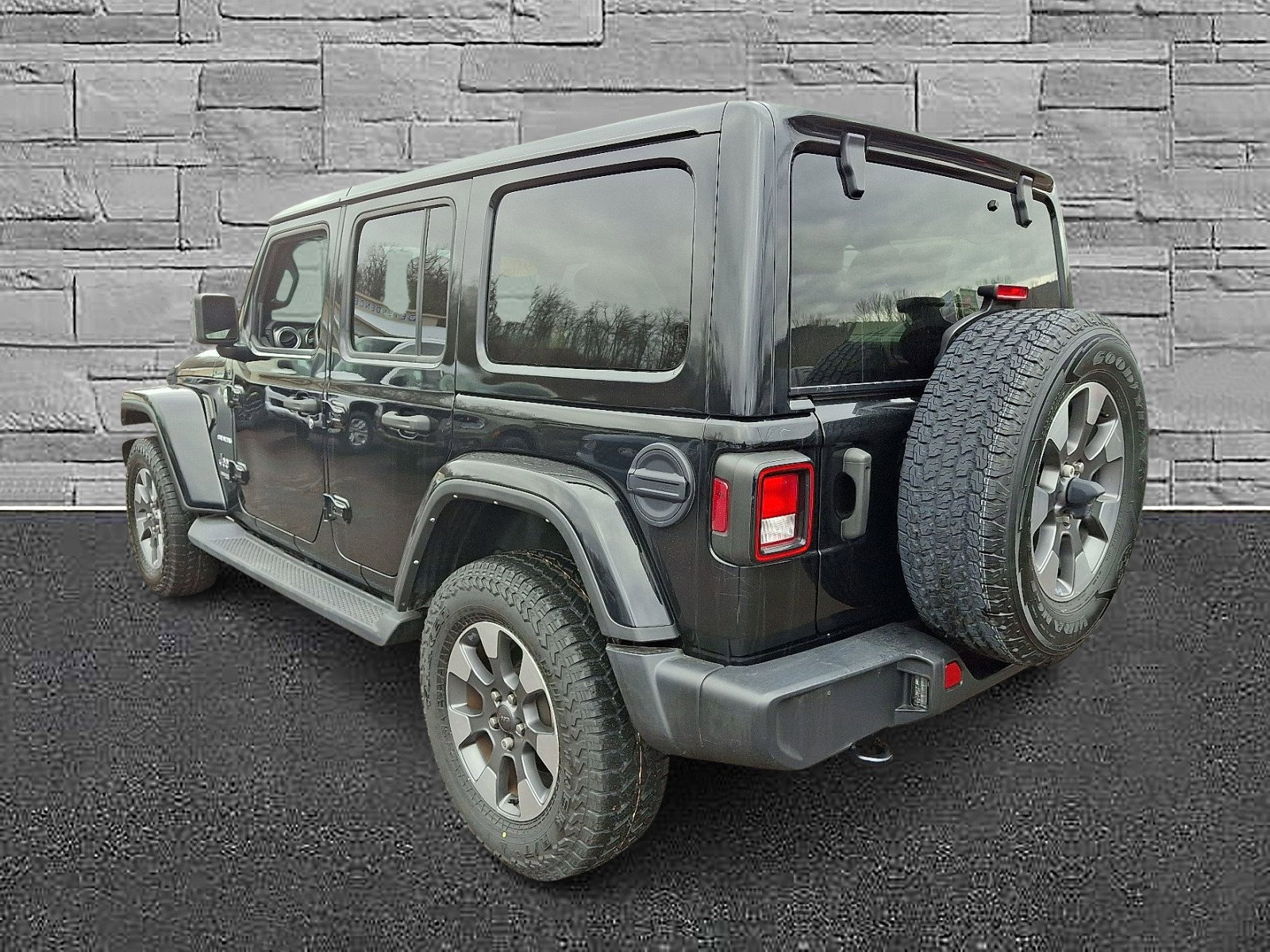 Used 2021 Jeep Wrangler Unlimited Sahara image 8