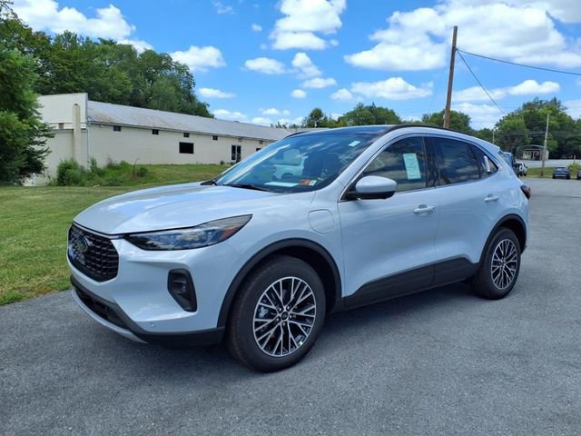 Certified 2025 Ford Escape SE w/ PHEV Premium Package image 5