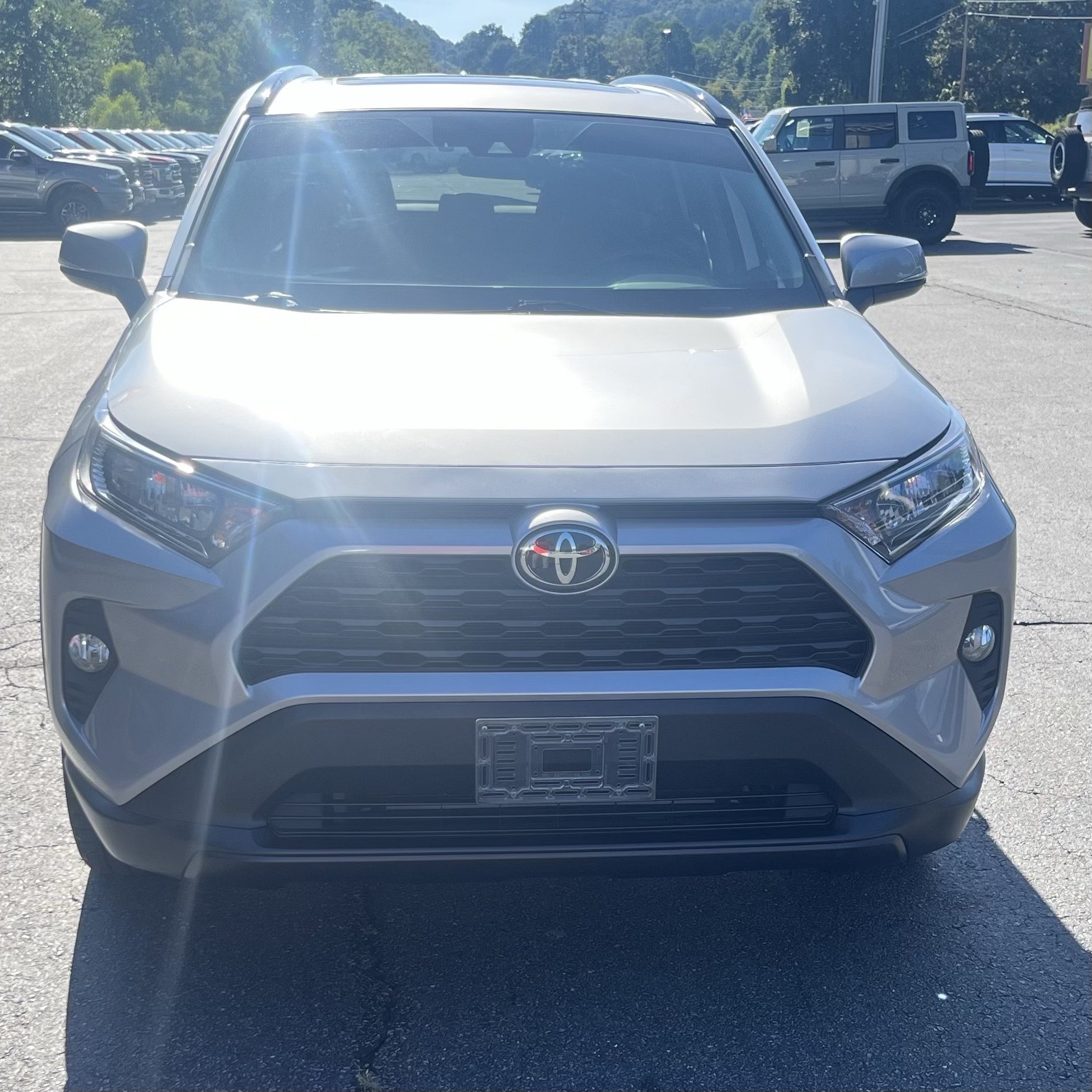 Used 2021 Toyota RAV4 XLE Premium AWD/4WD image 3