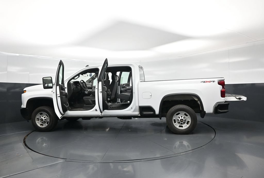 Used 2024 Chevrolet Silverado 2500 W/T AWD/4WD image 30