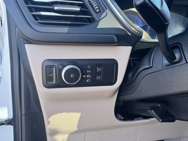 Certified 2022 Ford Escape Titanium w/ Class II Trailer Tow Package image 14