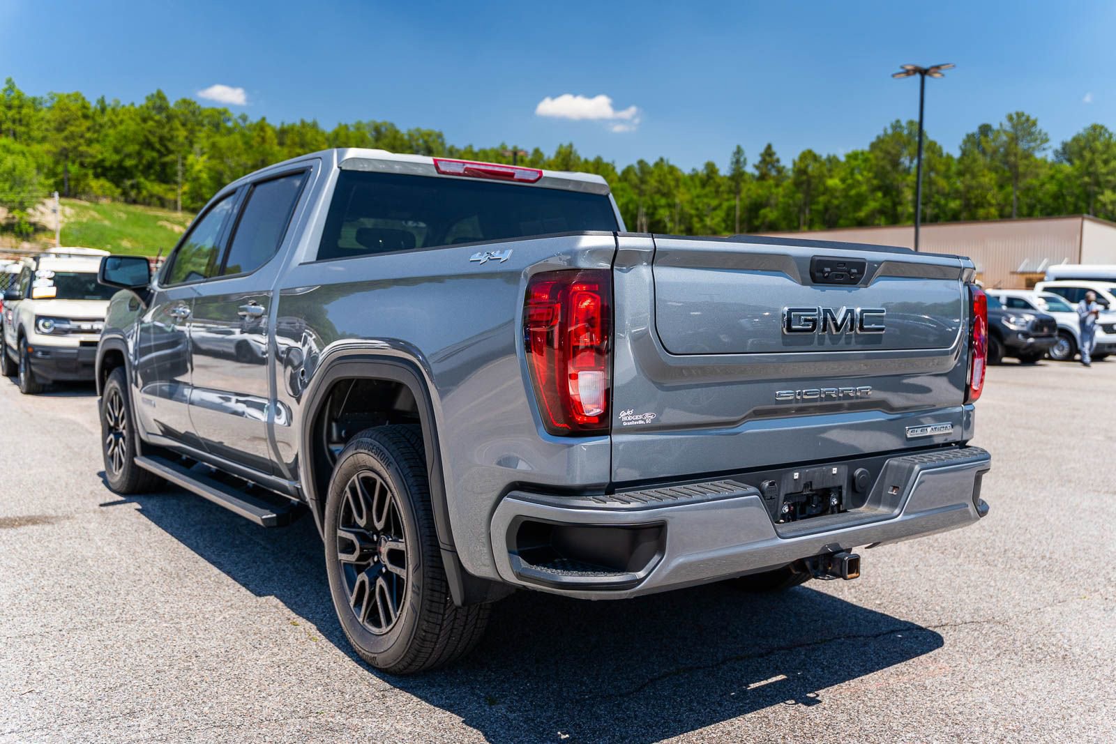 Used 2023 GMC Sierra 1500 Elevation AWD/4WD image 5