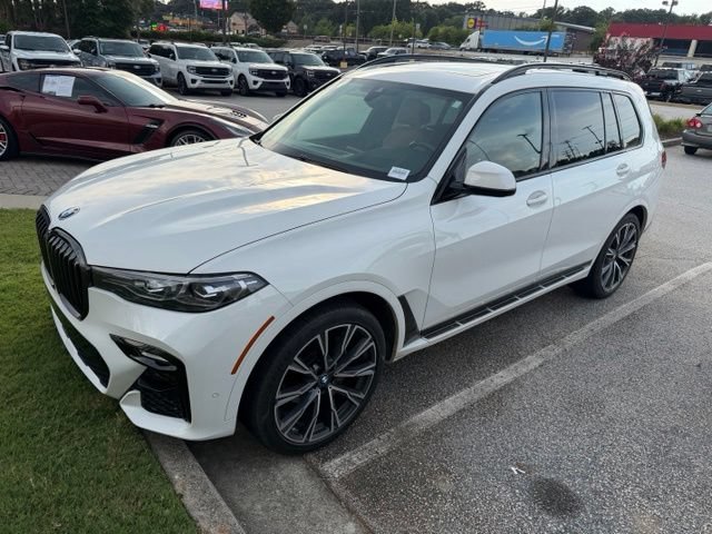 Used 2021 BMW X7 xDrive40i w/ M Sport Package AWD/4WD image 2