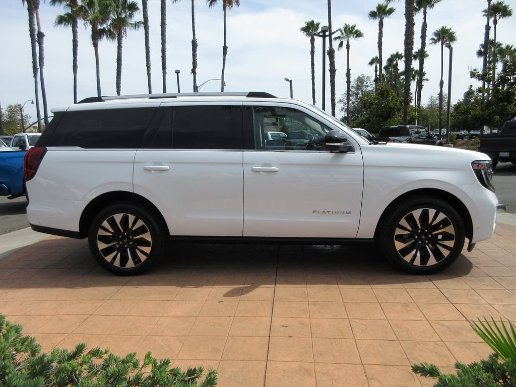 Certified 2025 Ford Expedition Platinum w/ Driver's Package AWD/4WD image 5