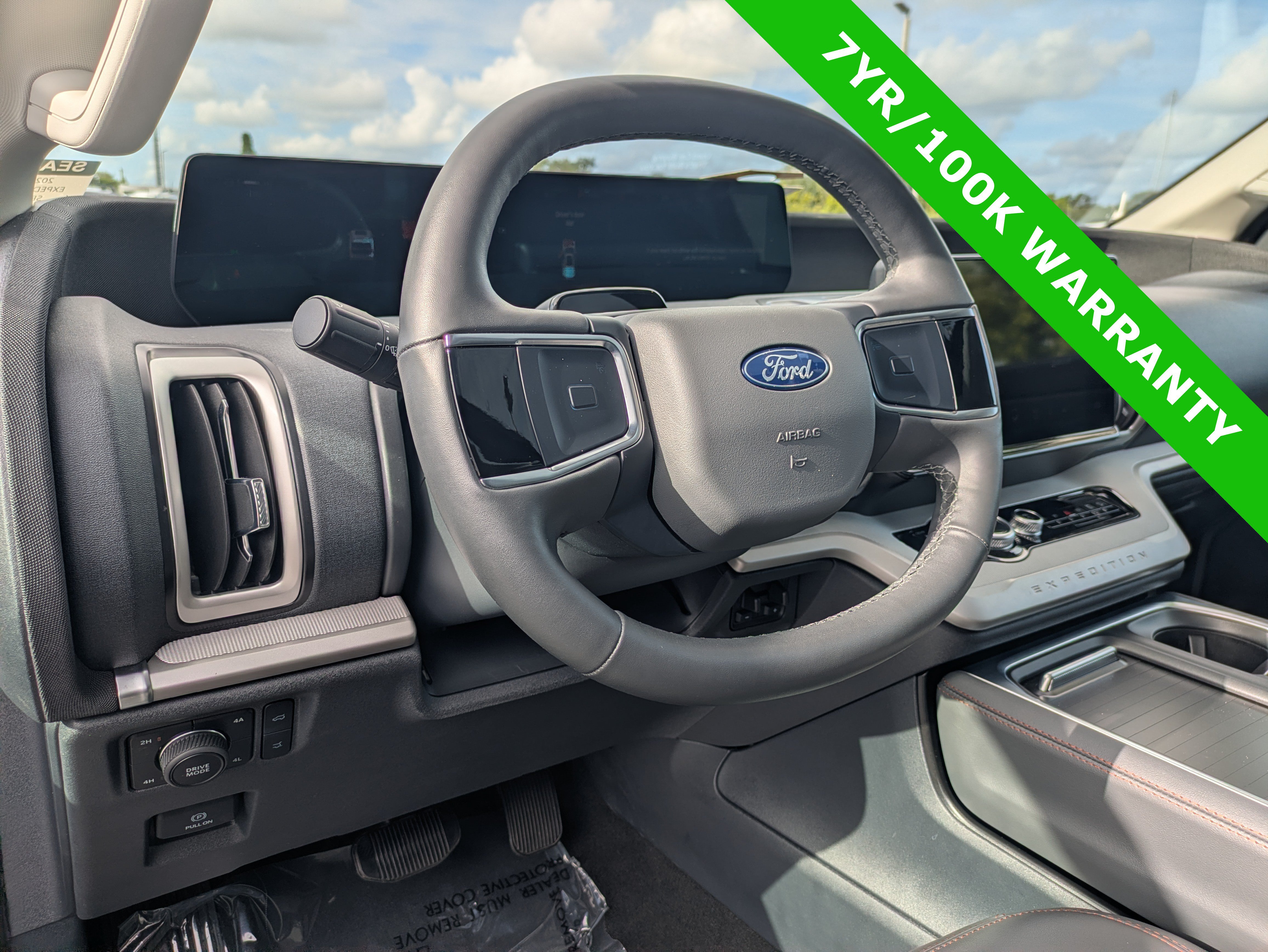 Certified 2025 Ford Expedition Active AWD/4WD image 32