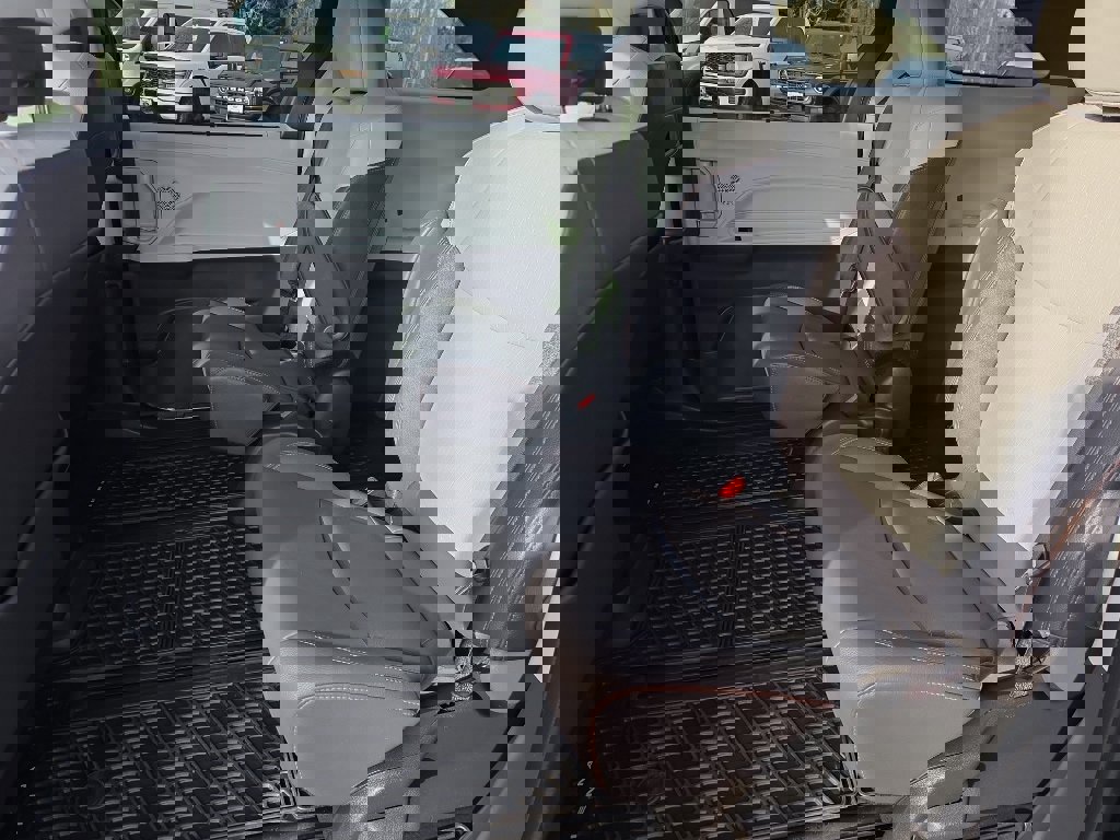 Used 2024 Toyota Sienna XSE image 16