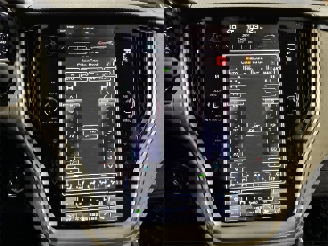 Used 2025 Subaru Outback Premium image 11