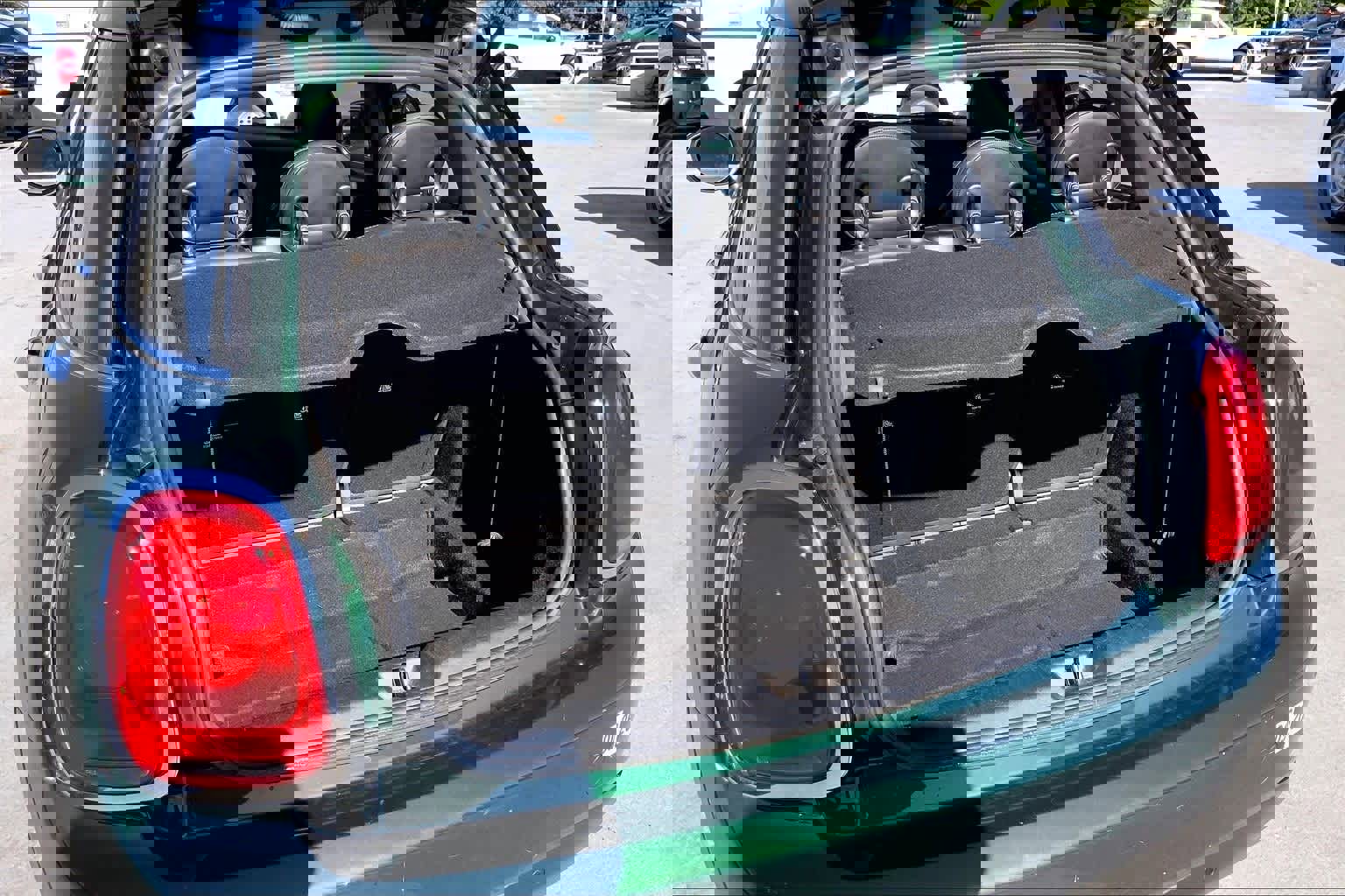 Used 2017 MINI Cooper 4-Door Hardtop image 18