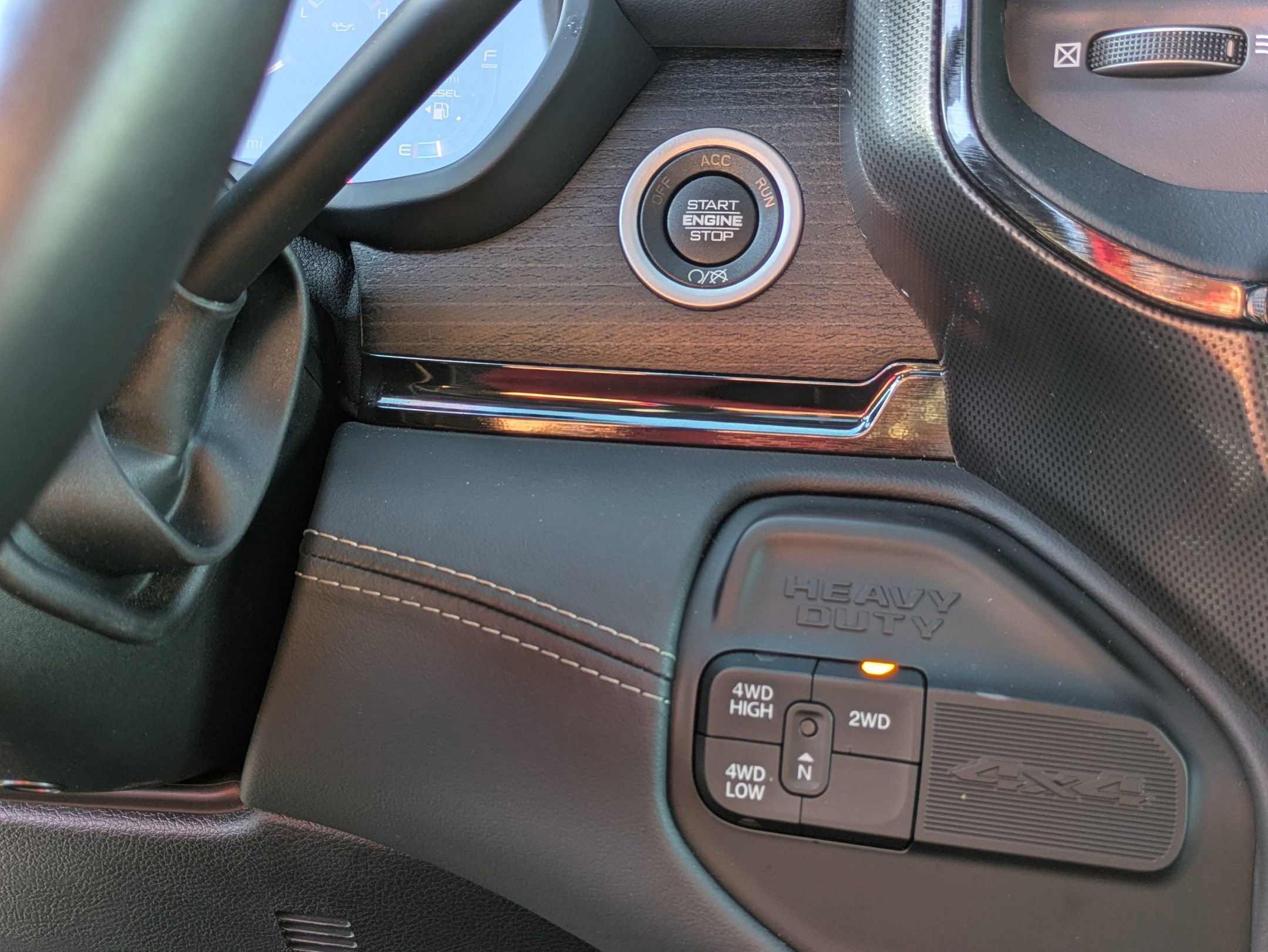 Used 2024 RAM 2500 Limited image 24