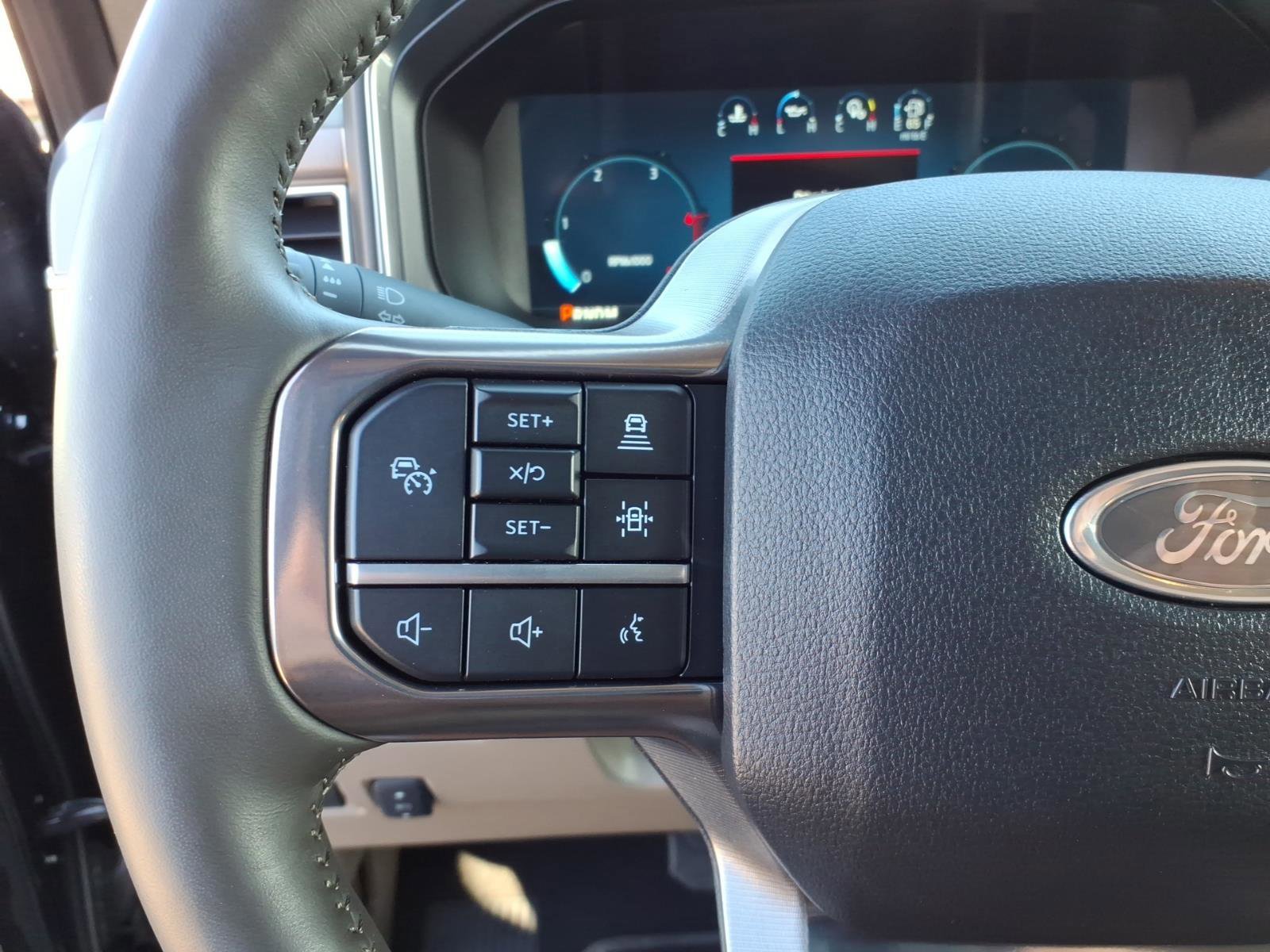 Certified 2025 Ford F350 Platinum w/ Platinum Plus Package image 15