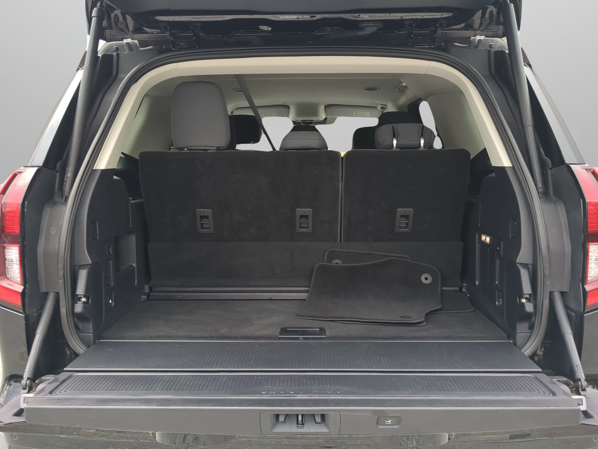 Certified 2025 Ford Expedition Active image 38