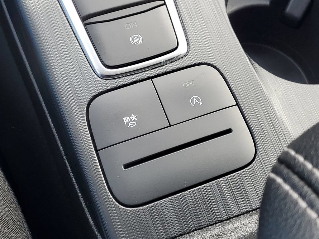 Certified 2023 Ford Escape Active AWD/4WD image 32