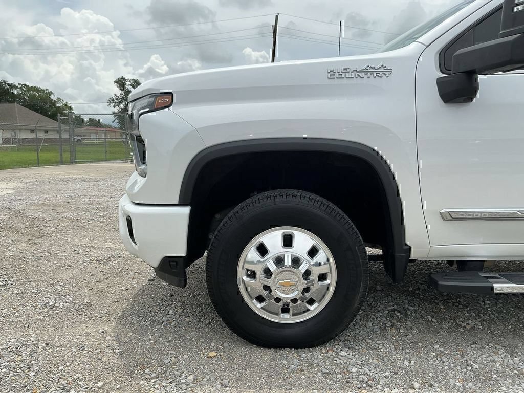 Used 2024 Chevrolet Silverado 3500 High Country w/ High Country Premium Package AWD/4WD image 11