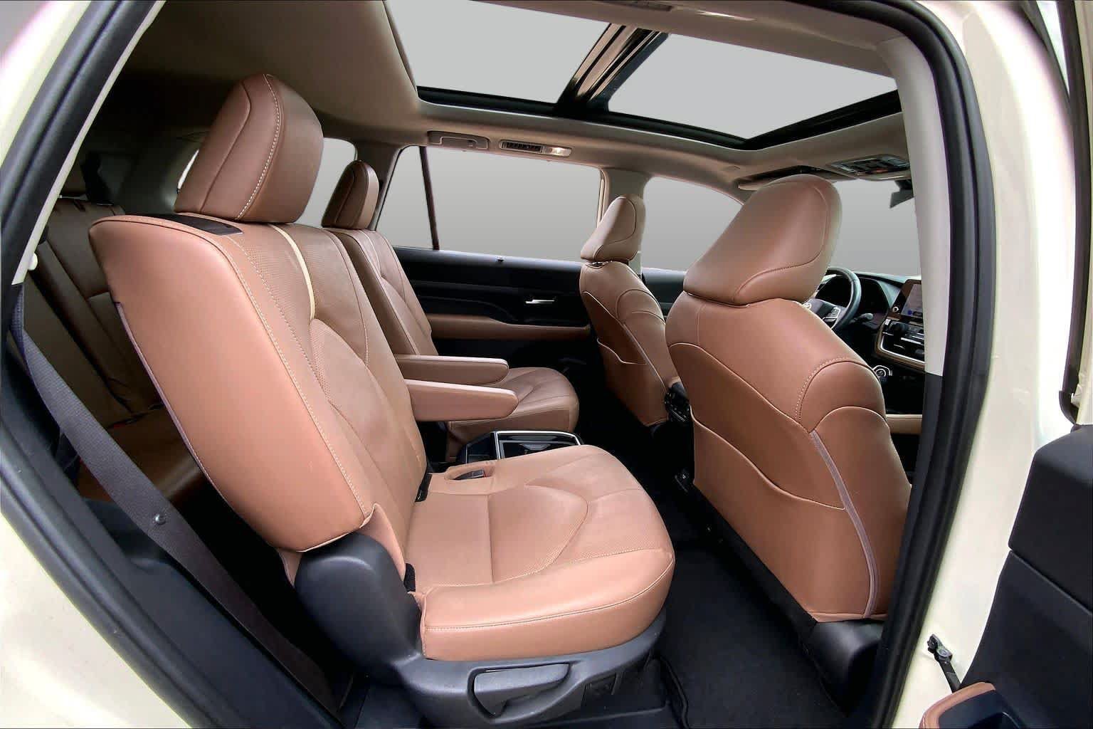 Used 2024 Toyota Grand Highlander AWD image 20